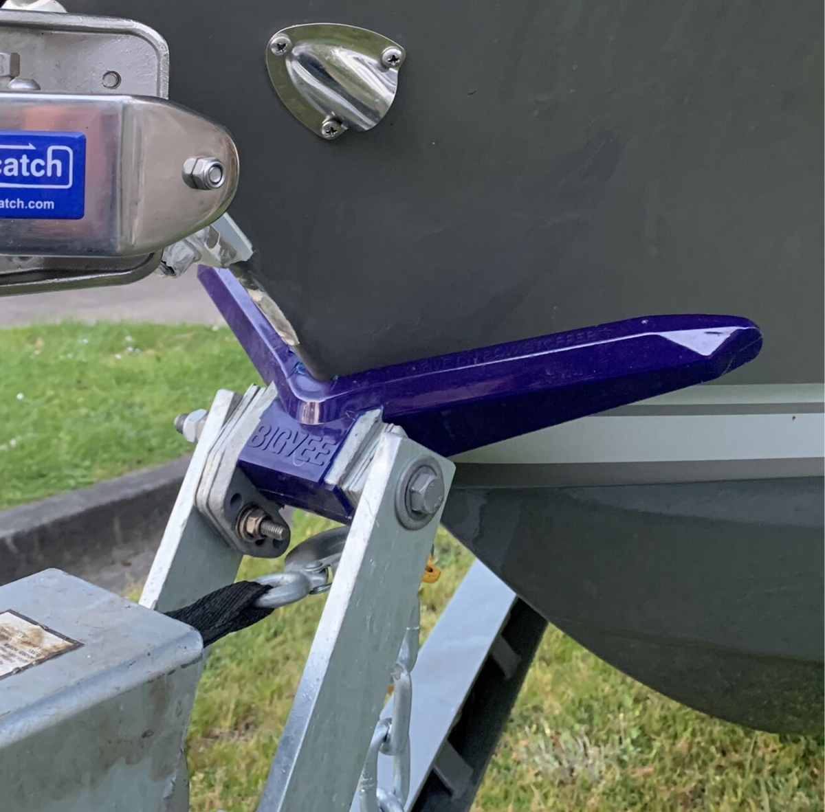 BigVee Drive On Bow Stopper